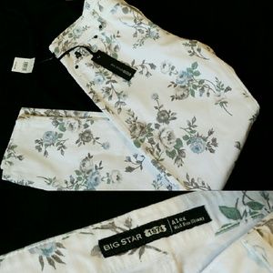 Nwt White floral